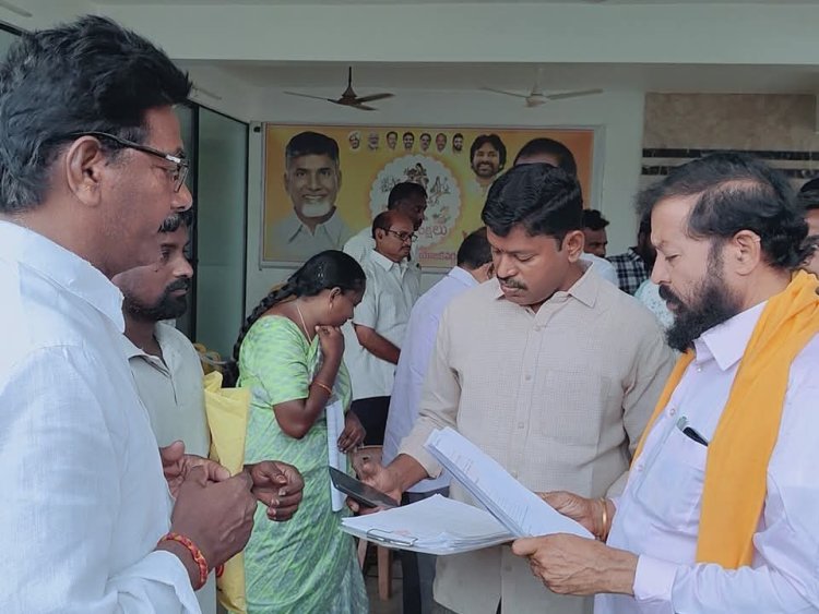 ప్రజా సమస్యల పరిష్కారానికి కృషి: ఎమ్మెల్యే